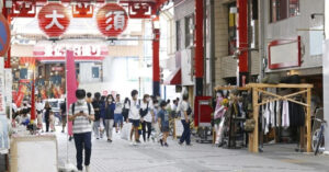 大須に、雨が降り出した